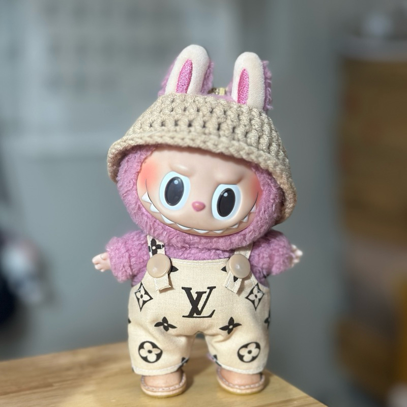รวมชุดไฮโซโก้หรู Labubu (ชุด+หมวกไหมพรม)