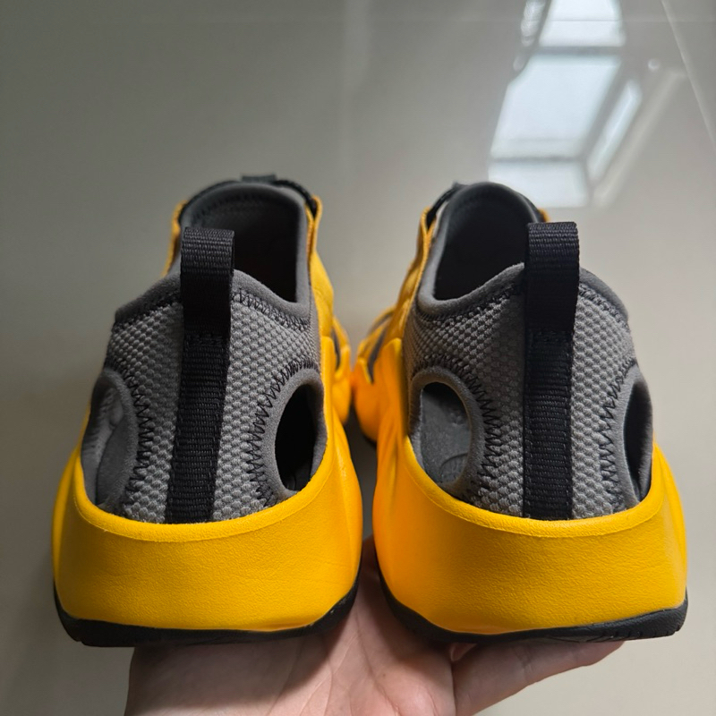 KEEN-M HYPERPORT H2 SANDAL(YELLOW/BLACK) รองเท้าของแท้มือ1ไม่มีกล่อง