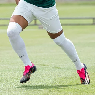 ถุงเท้าฟุตบอล ARI LONG SOCKS ของแท้ คลุมเข่า ส่งไวมาก