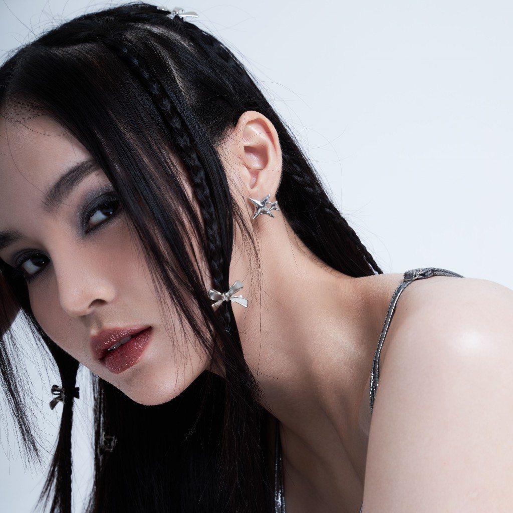 earika.earrings - twilight sparkle ต่างหูแป้นทับรูปประกายเพชร ก้านเงินแท้ เหมาะสำหรับคนแพ้ง่าย