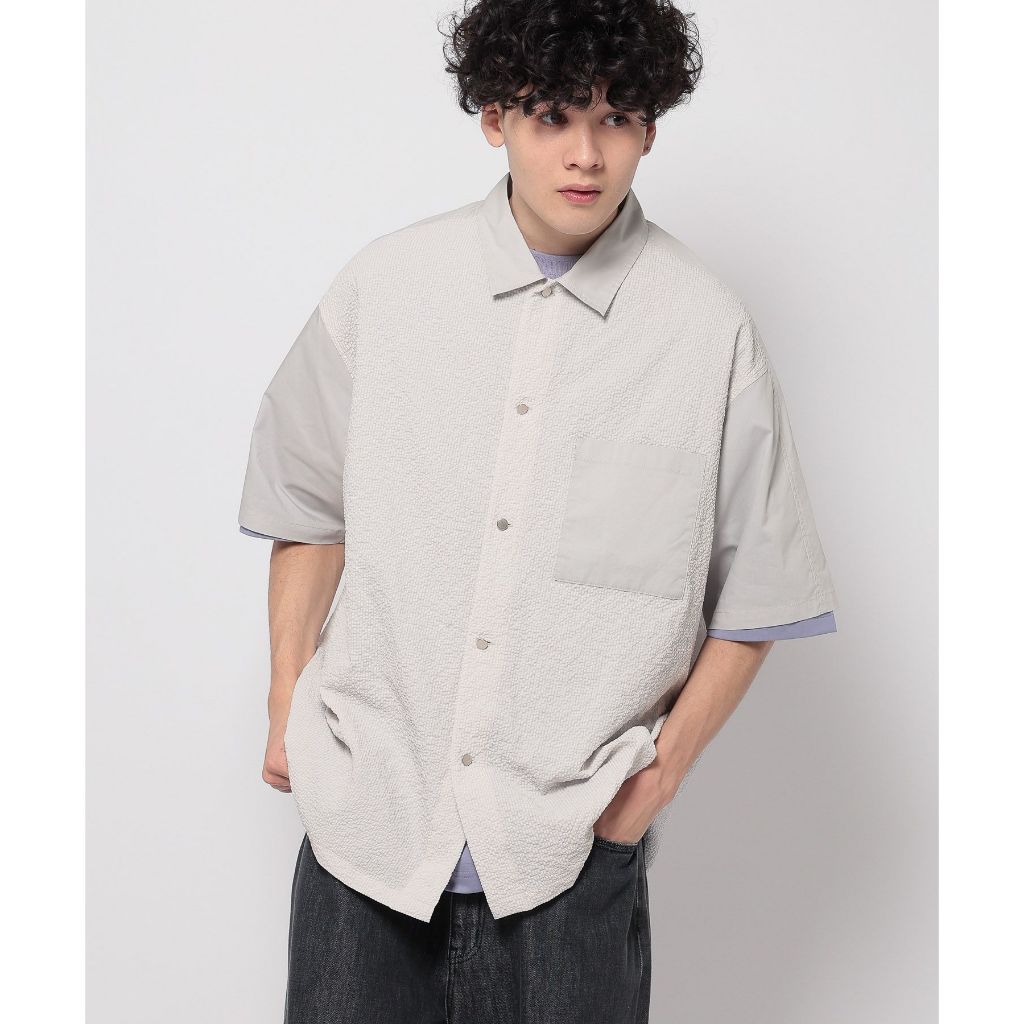 Short sleeve shirt with different material