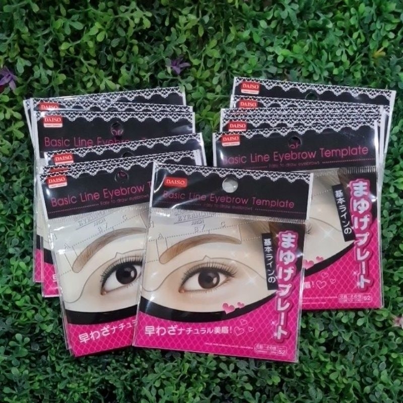 แผ่นเพลตเขียนคิ้ว daiso
