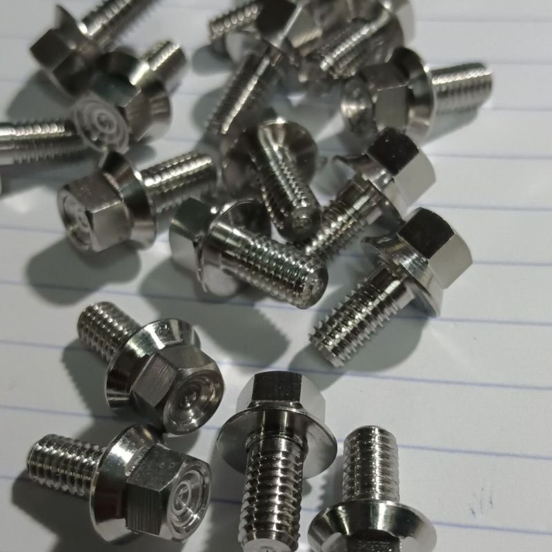 น็อตเบอร์10. M6x15 หัวเหลี่ยมจี้ลาย