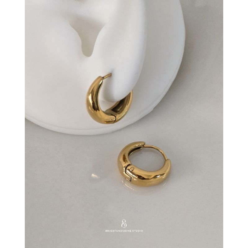 Bright and Shine - BIRDIE HOOP EARRINGS (1.6 cm.)