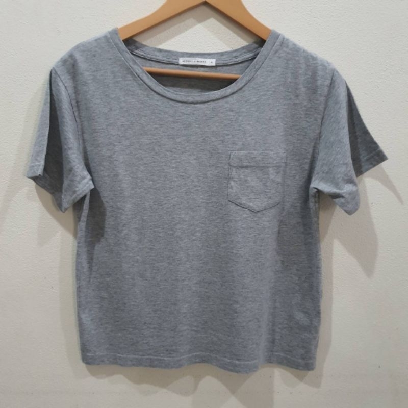 เสื้อยืดคอกลมสีเทา แบรนด์BROWNY STANDARD size M อก36ยาว21(เสื้อมือสอง)
