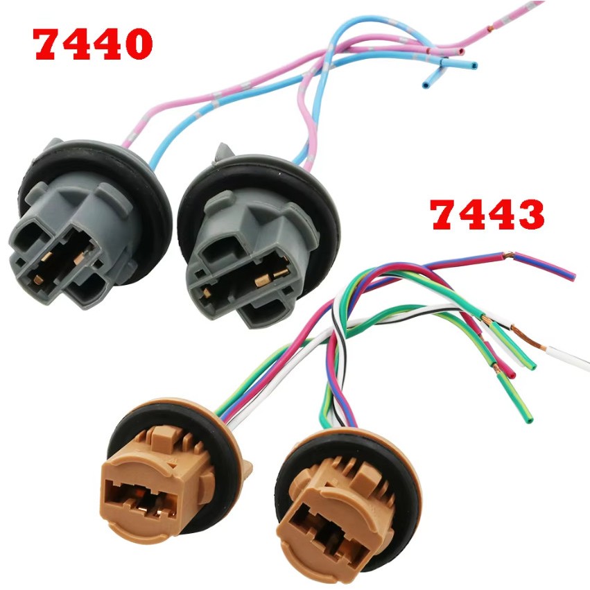 ขั้วหลอดไฟรถยนต์ ชนิดสียบ 2 สาย T20 7440 และ 3 สาย T20 7443 *1 ชิ้น*