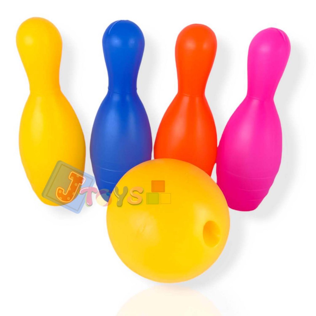 ของเล่นโยนโบว์ลิ่ง 5 ชิ้น มี โบว์ลิ่ง 4 ชิ้น พร้อมลูกโบว์ลิ่งใช้โยนให้ล้ม ใส่ถุงตาข่าย