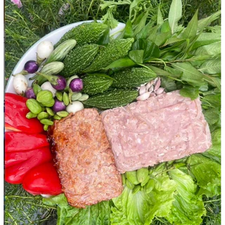 แหนมหนังหมูอร่อยนัวร์ซื้อ1แพ็คแถมฟรี1แพ็ค(2แพ็ค นน.400กรัม)