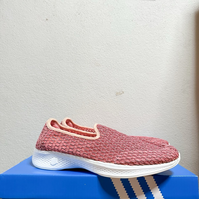 Skechers slip on 38/24 มือสอง
