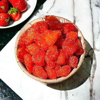 สตรอเบอรี่อบแห้ง 300 g🍓 齋·حلال สดใหม่! สตอเบอรี่ ผลไม้อบแห้ง สตอเบอรี่อบ สตรอเบอรี่ สตอเบอร์รี่