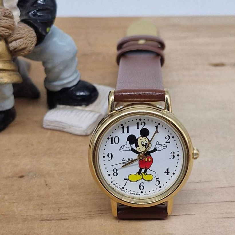 Vintage Alba Mickey mouse watch _นาฬิกามิกกี้เม้าส์ จาก Alba _แท้มือสองญี่ปุ่น สภาพสวย..ราคาพิเศษ