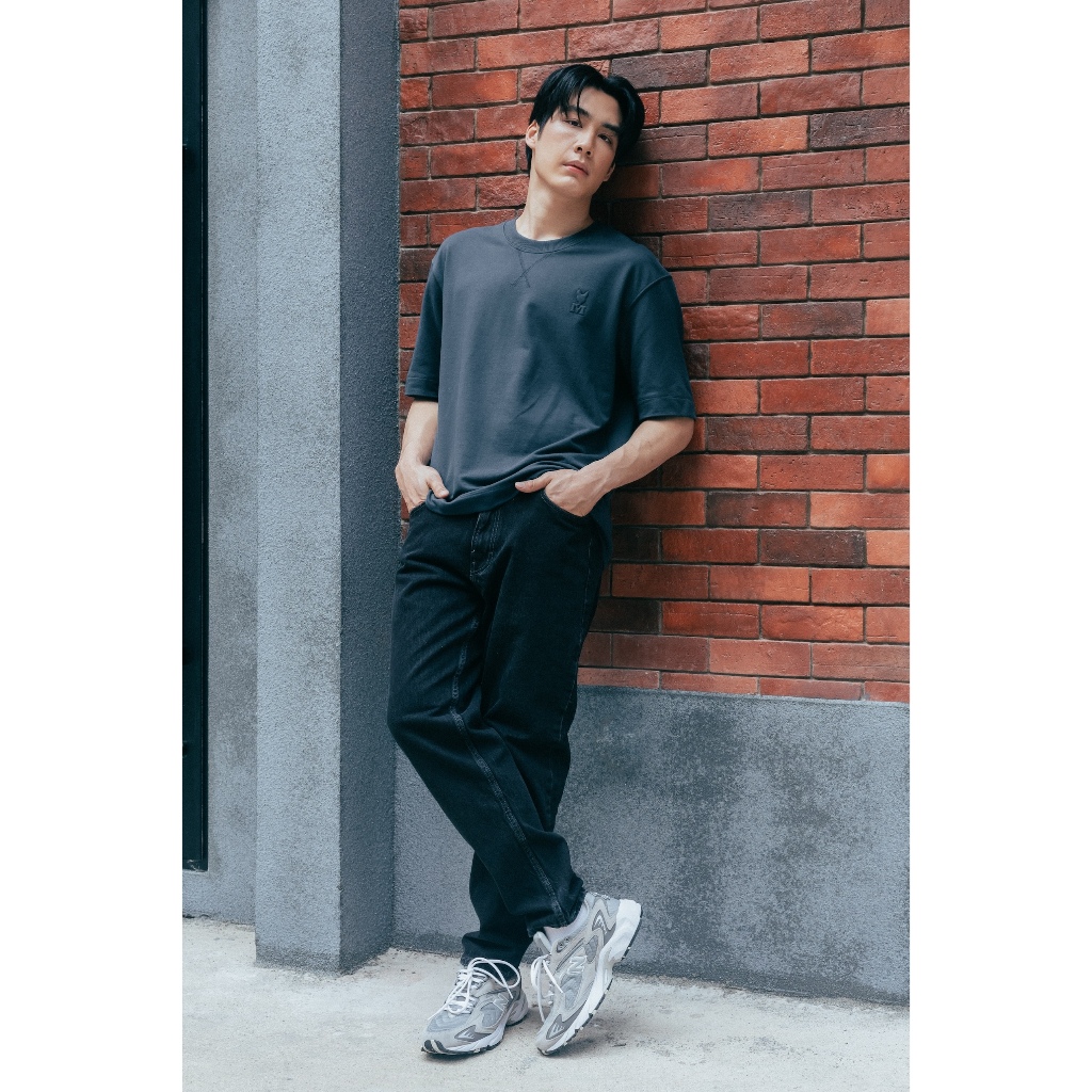 MeMo™ | Sweatshirt | เสื้อยืดสเวตเนื้อนุ่ม ใส่สบาย ปักโลโก้ นูนพิเศษ (M Iconic) แขนสั้น ทรง Relaxed fit