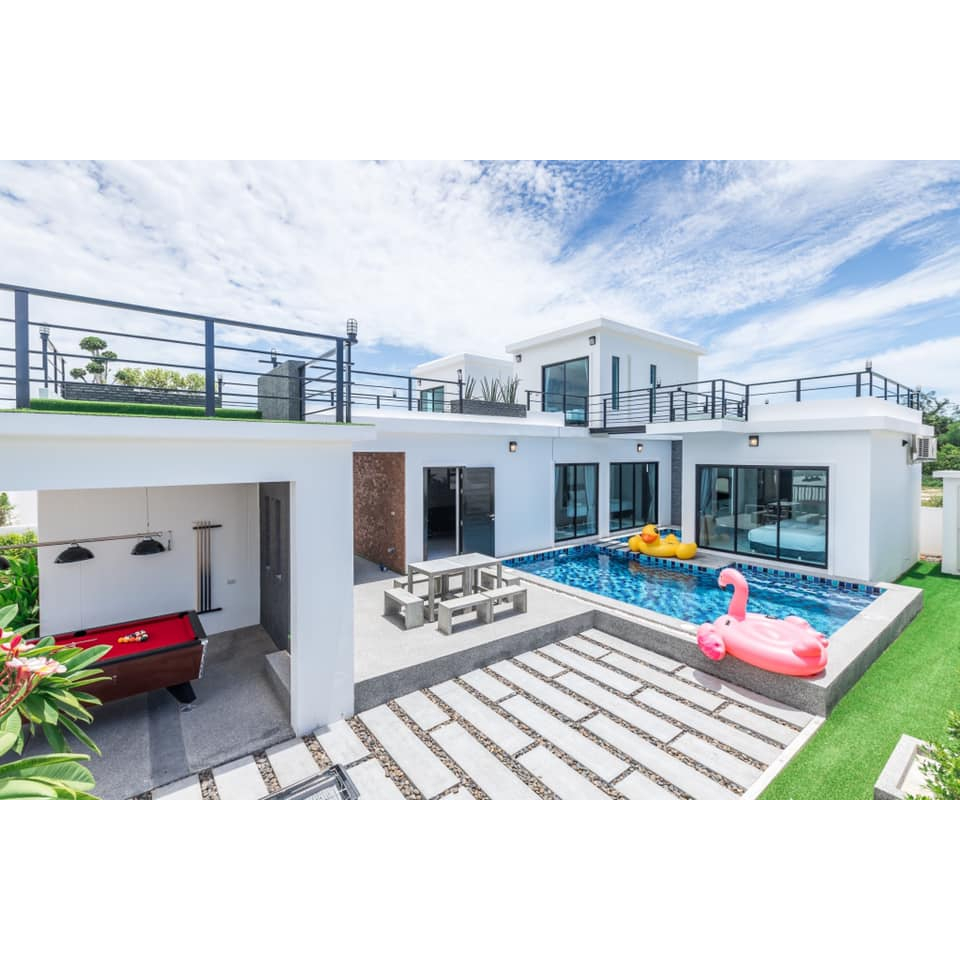 บ้านModern Classic  The Modern pool villa