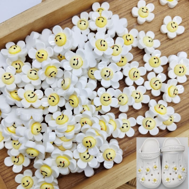 เรซิ่นdiy/จิบบิท ดอกเดซี่เล็กขนาด 2 cm (สามารถเลือกเป็นเรซิ่นหรือจิบบิทได้)