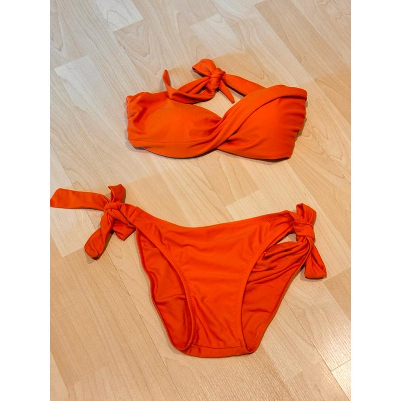 เหมาะสำหรับใส่ไปทะเล PHATCHARA ชุด begin นี่เกาะอกสีส้มสดสวย เหมาะสำหรับใส่ไปทะเล