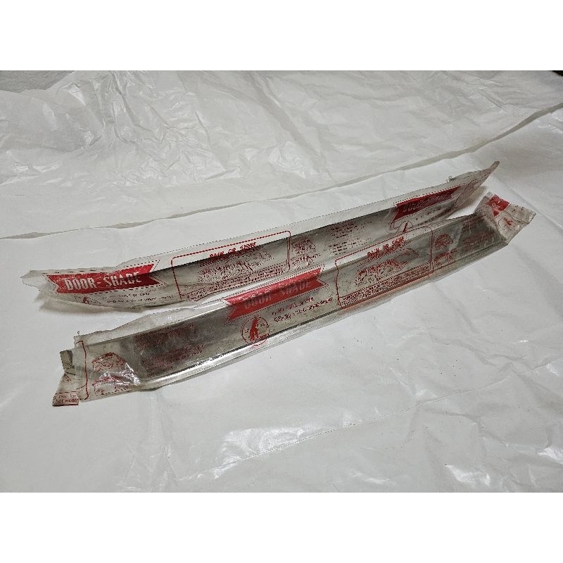 กันสาด Mitsubishi​ L200 (เฉินหลง​)​ รุ่นมีหูช้าง