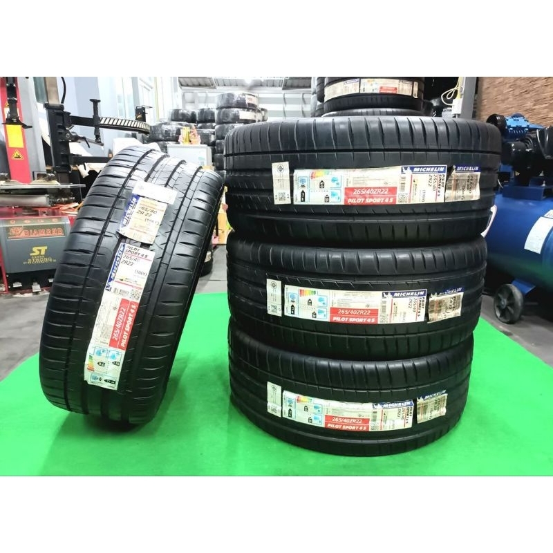 **ราคา 2 เส้น** ยางใหม่ค้างปี 265/40R22 Michelin Pilot Sport 4s(Made in France) ผลิตปี 2020  ประกันบ