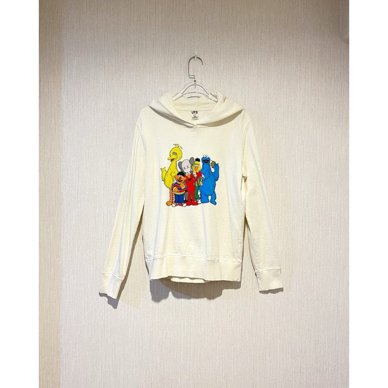 Uniqlo hoodie size s