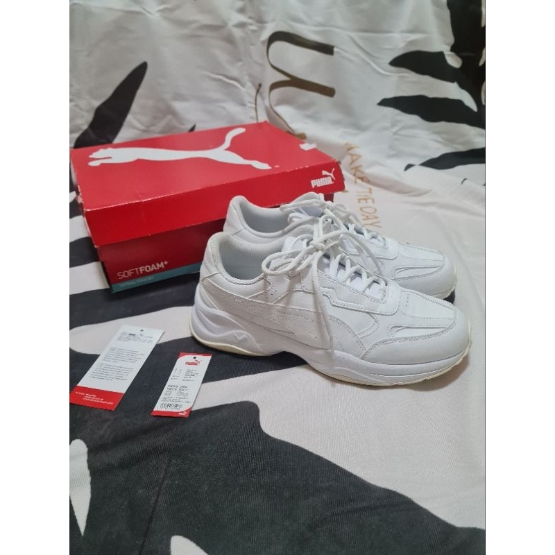 [ส่งต่อ] รองเท้าผ้าใบ Puma Cilia pairy 394010-01