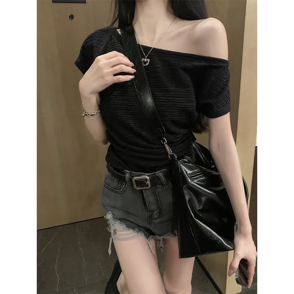 เสื้อปาดไหล่ ใหม่ สไตล์เกาหลี แต่งเอวจั๊ม รุ่นM0551