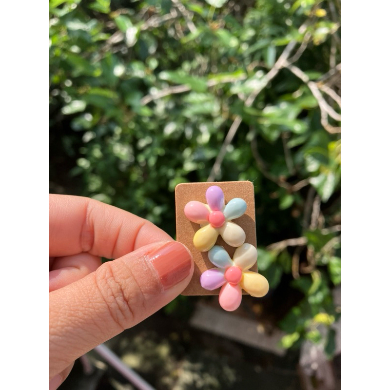 ต่างหูดอกไม้สีพาสเทลสดใส