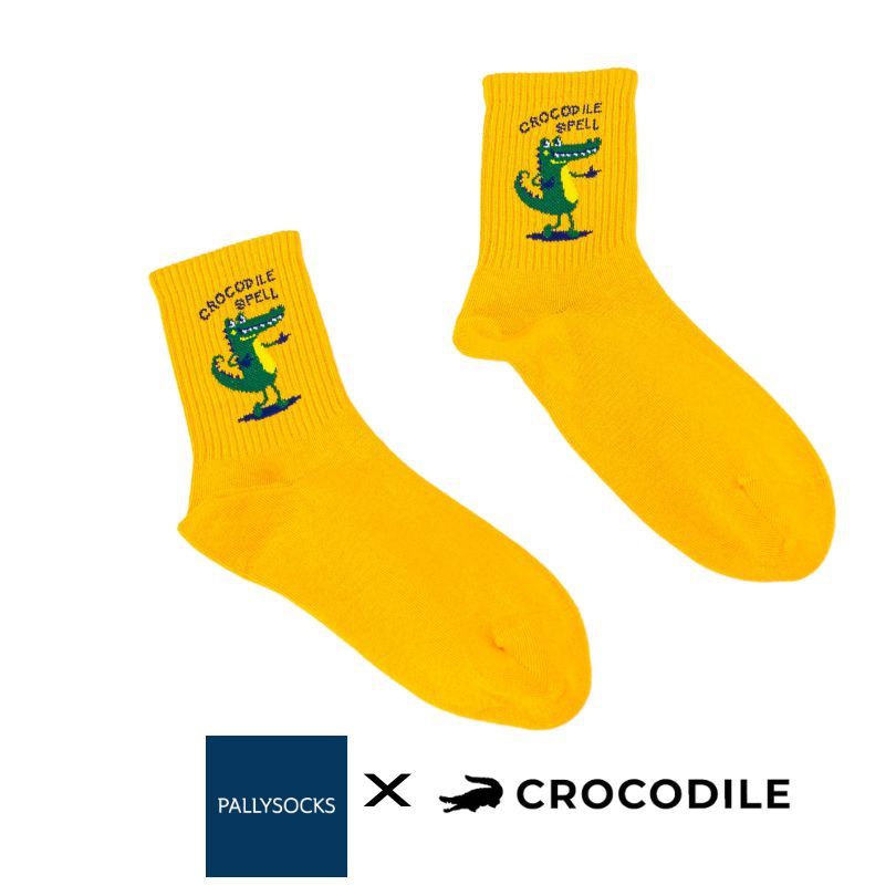 PALLY ถุงเท้าแฟชั่นข้อกลาง Collab Collection - Whimsical Town Stroll ลาย Crocodile 1 คู่