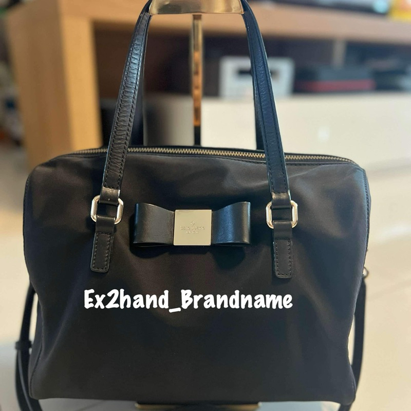 Kate Space กระเป๋าสะพายสีดำ ผ้าไนล่อน มาพร้อมสายสะพาย