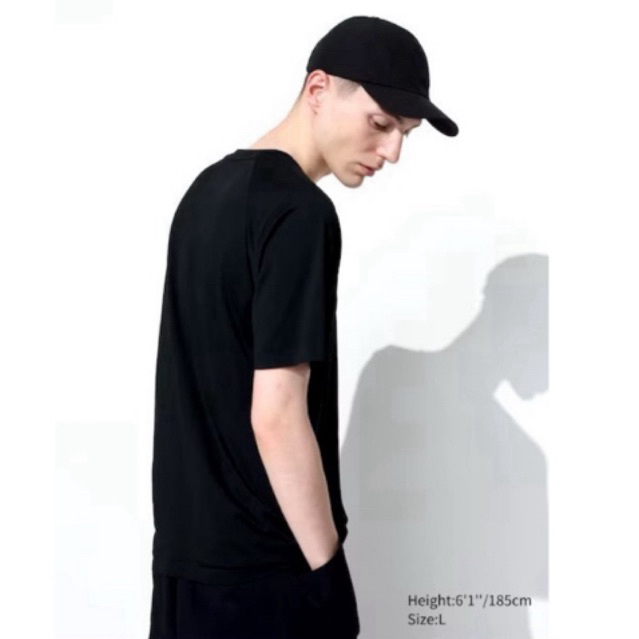 เสื้อยืดคอกลม แขนสั้น Uniqlo