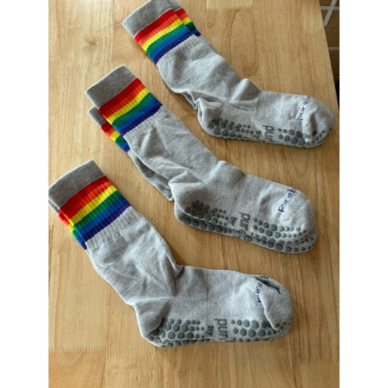39-42.5⚠️no tag pure barre by tavi crew sock rainbow