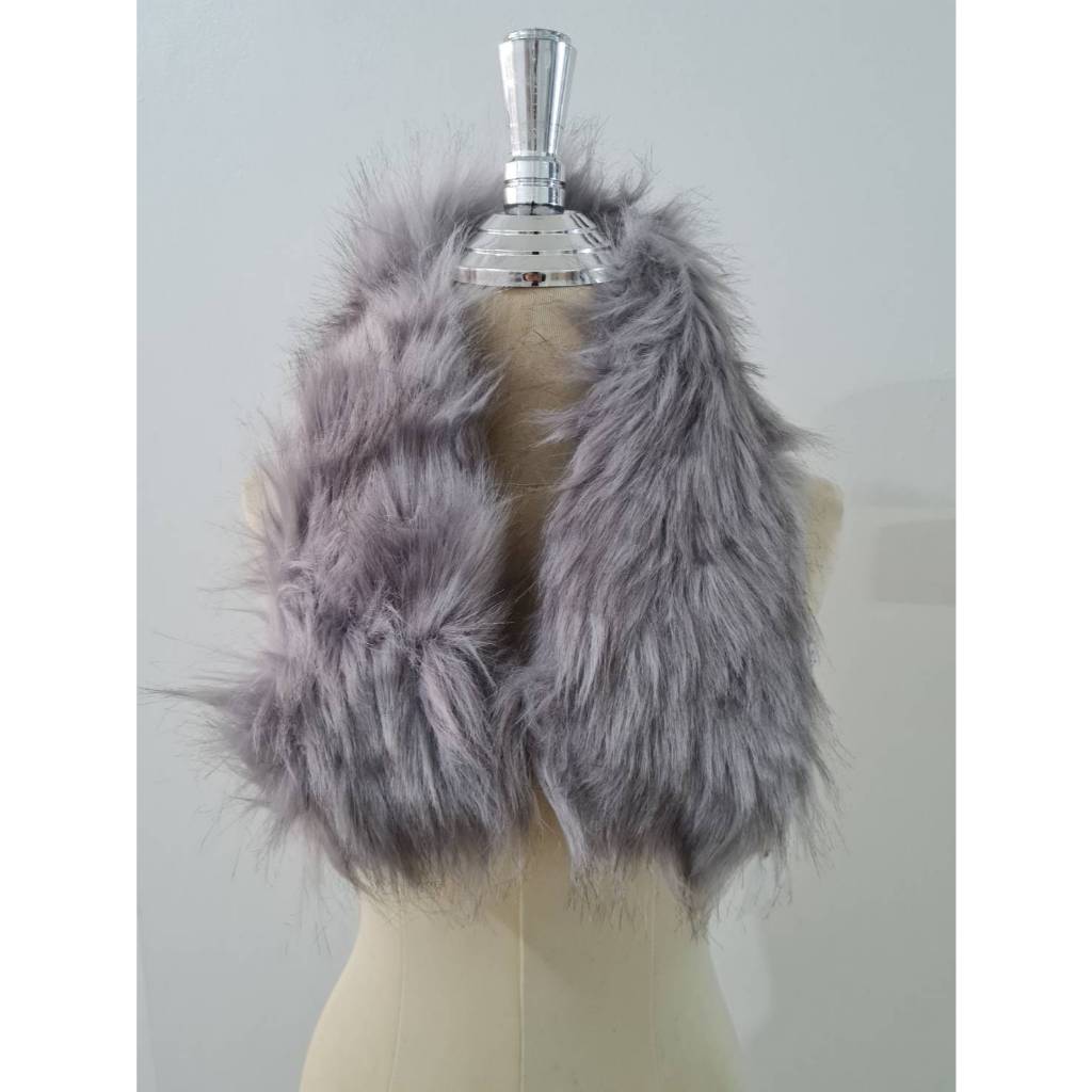 ผ้าพันคอเฟอร์ e hyphen world gallery (มือ1)