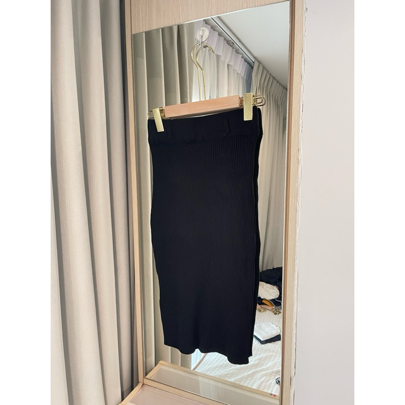 กระโปรงไหมพรมสีดำ มือสอง แบรนด์ GRL