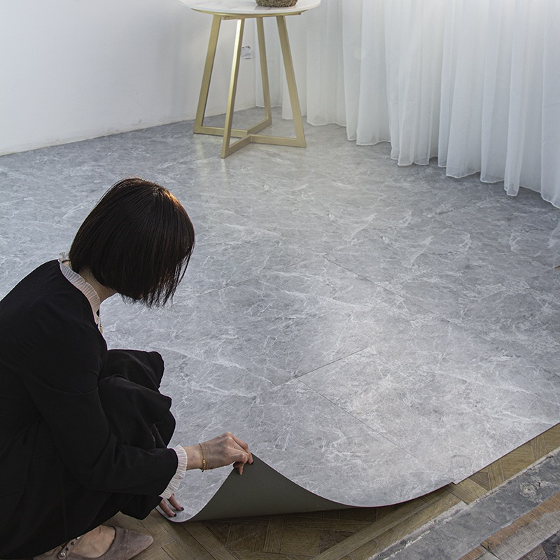 กระเบื้องยางลายหินอ่อน ปูพื้นห้องนอน กาวในตัวปูพื้น PVC แต่งห้อง ปูพื้นห้องนอน 30*30CM
