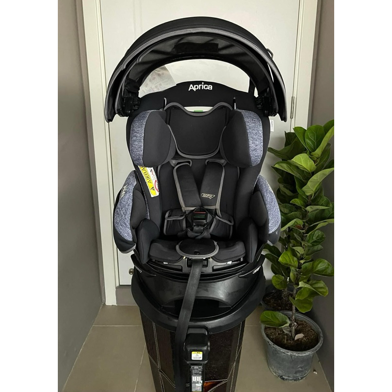 Aprica คาร์ซีท Fladea Grow Isofix