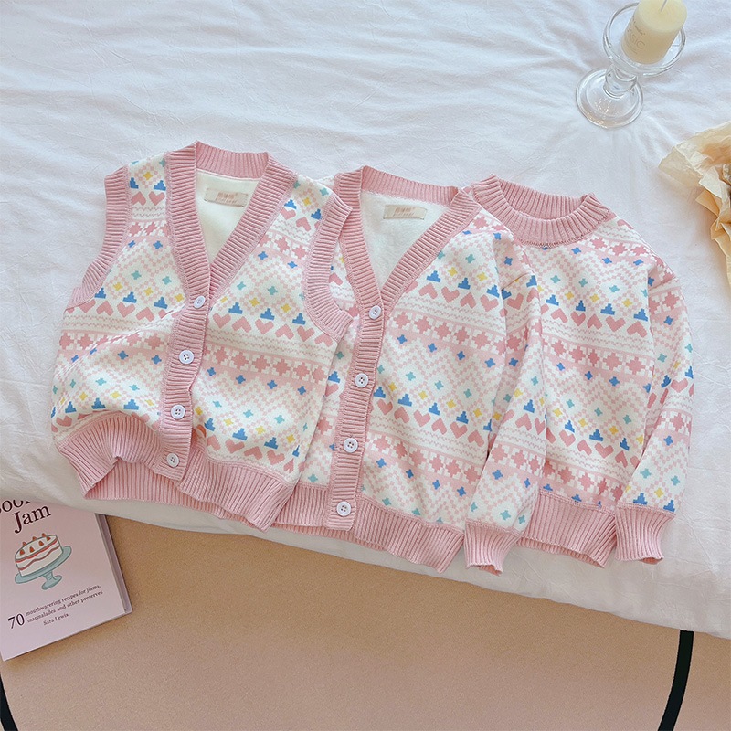 พร้อมส่ง 🇹🇭 เสื้อกันหนาวไหมพรมเด็ก คาร์ดิแกนไหมพรมเด็ก ลายกราฟฟิก น่ารัก เนื้อนุ่ม