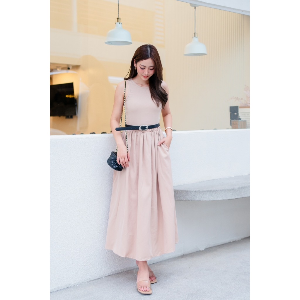 M1588 เดรสยาวผ้าสวย พร้อมเข็มขัด ดำ ครีม พร้อมส่งนะคะ 350-