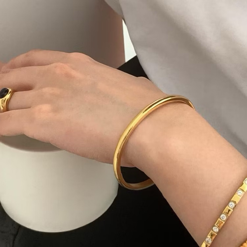 plain bangle - morning.earrings