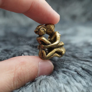 พ่อเป๋อแม่เป๋อมหาเสน่ห์ ทองเหลืองแท้ 100% ขนาด 2*2.5 cm เสน่ห์ ความรัก ความหลง