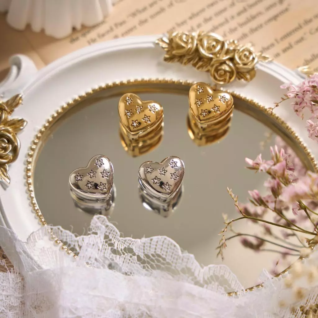 earika.earrings - victorian double heart hoop ต่างหูห่วงหัวใจ วัสดุสแตนเลส (stainless steel) เหมาะสำหรับคนแพ้ง่าย