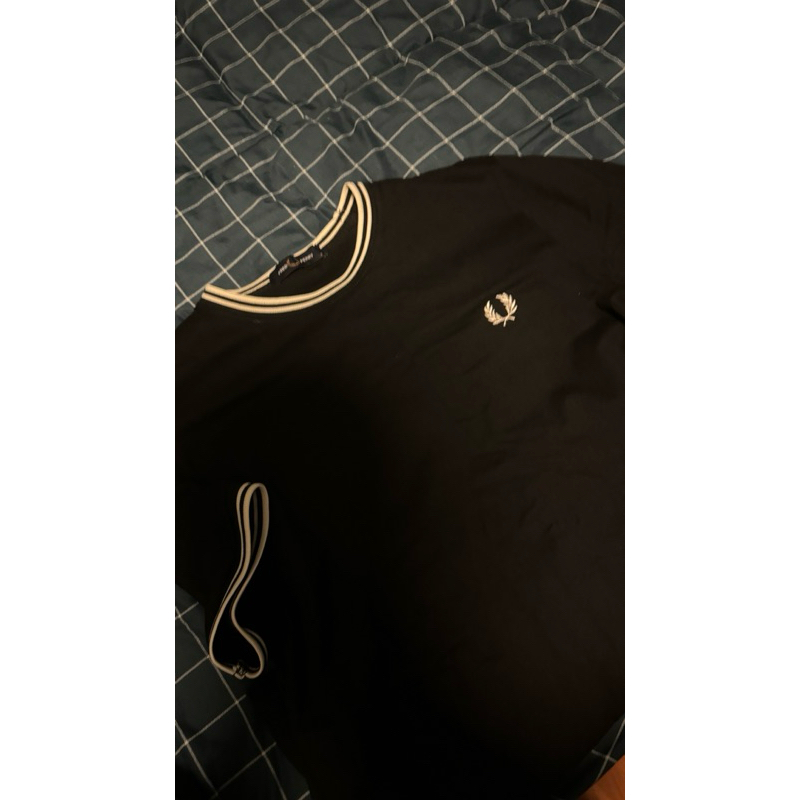 เสื้อยืด fred perry แท้ size S มือสอง