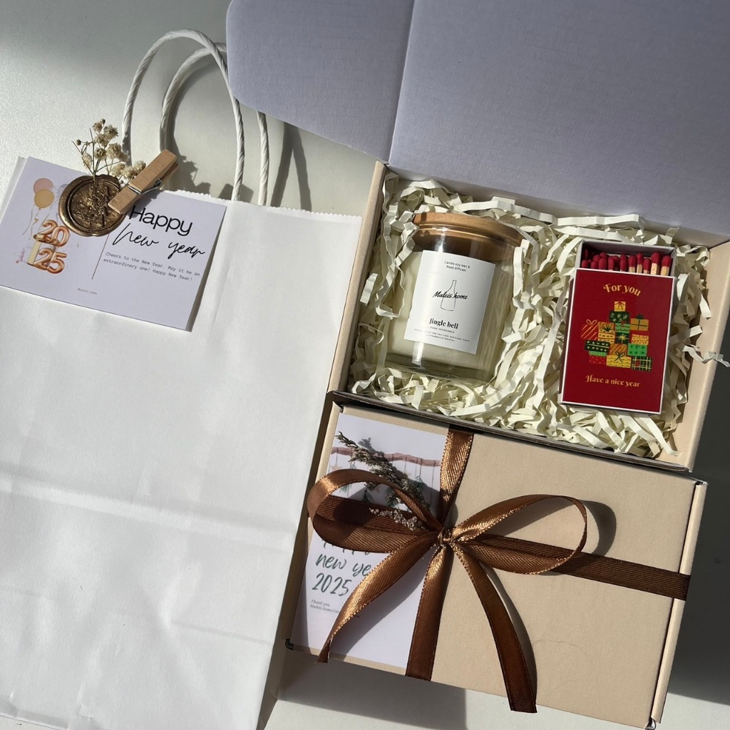 G50 Gift Box เทียนหอม 60 ml พร้อมฝาไม้ กล่องสีนวล พร้อมถุงกระดาษสีขาว ของขวัญรับปริญญา ปัจฉิม ของขวัญ วันเกิด ปีใหม่