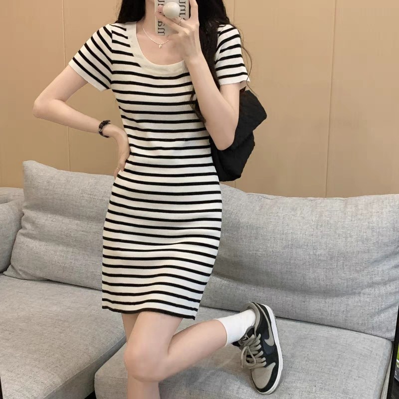 Yummy Shop พร้อมส่ง 【88617】ชุดคลุมท้อง ชุดเดรสไหมพรมแขนสั้น ดีเทลายทางคอกลมน่ารัก ชุดลาย-C ราคา ถูกที่สุด ดีลบีเคเค แกลเลอรีภาพที่ 6