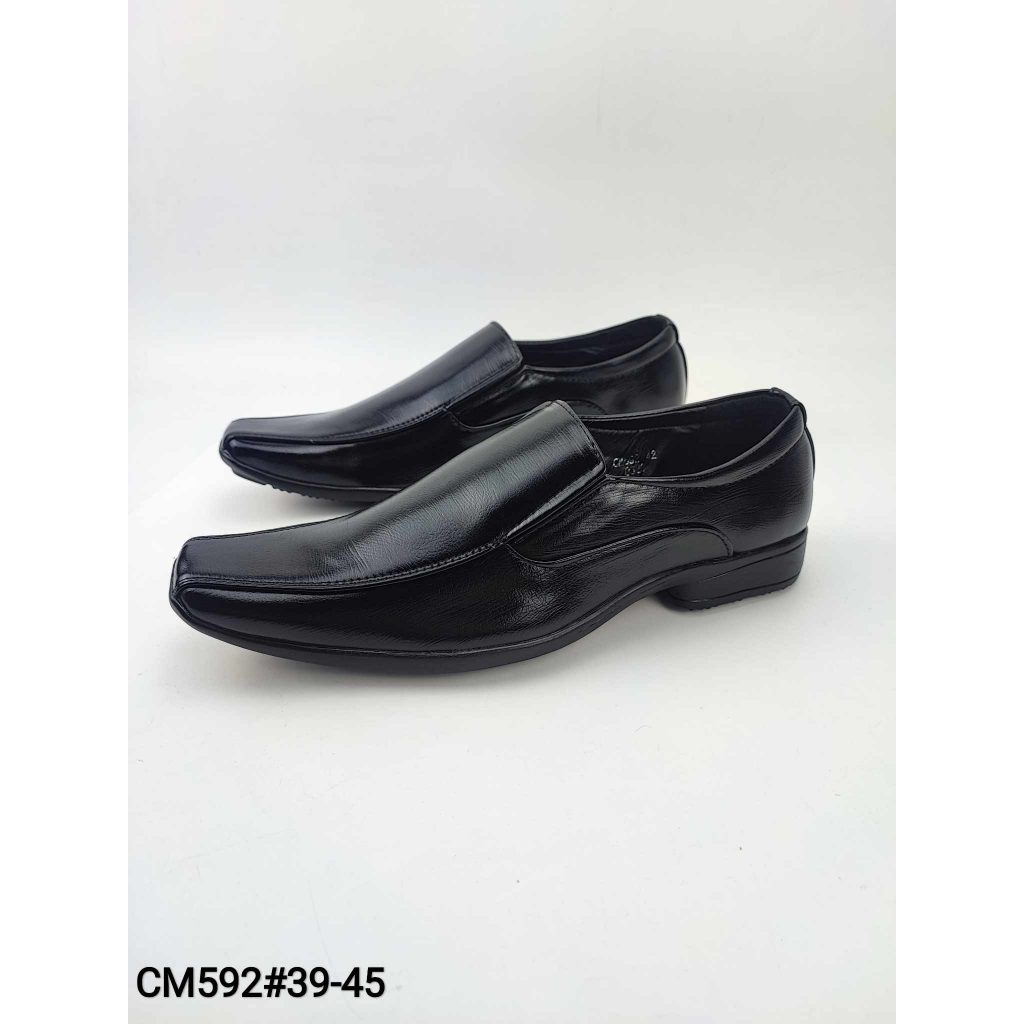 CM592รองเท้าหนังลำลองผู้ชายทรงหัวเรียวหนังมีลาย มี2สีสีดำ น้ำตาล ไซส์39-45มีส้น1.5นิ้ว