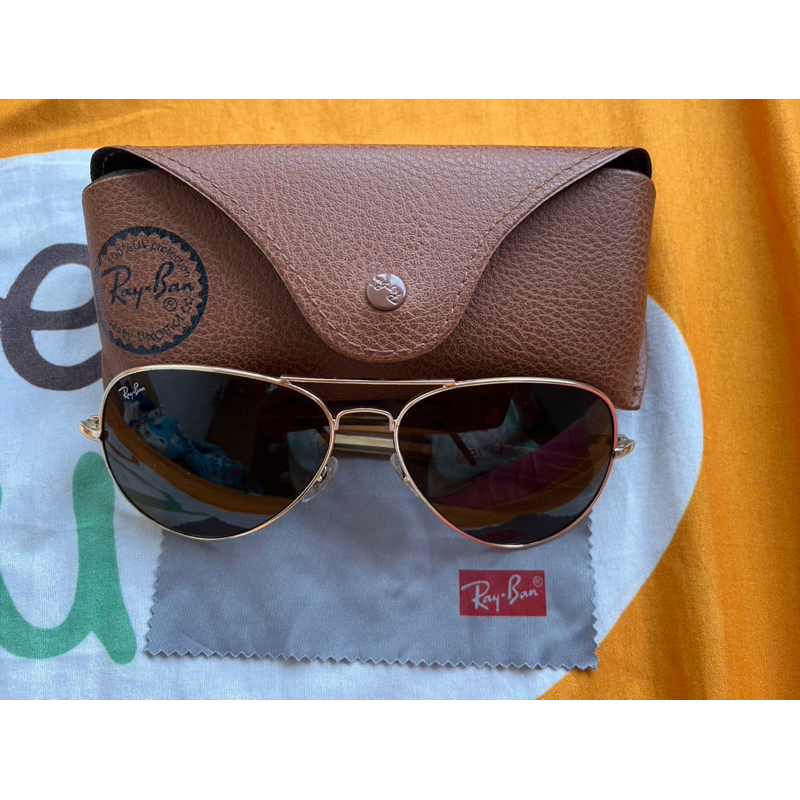 แว่นกันแดด rayban ทรงนักบิน สภาพ90%อุปกรณ์กล่องแว่น (ซื้อมา 6,500)