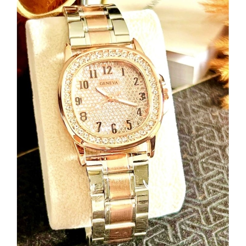 นาฬิกผู้หญิง GENEVA เจนิวา เเบรนด์แท้ มีหลายเเบบใหห้ก็เลือก สายเหล็กหน้าเหลียมสายเหล็กหนาอย่างดี ใส่ได้ทุกวัย