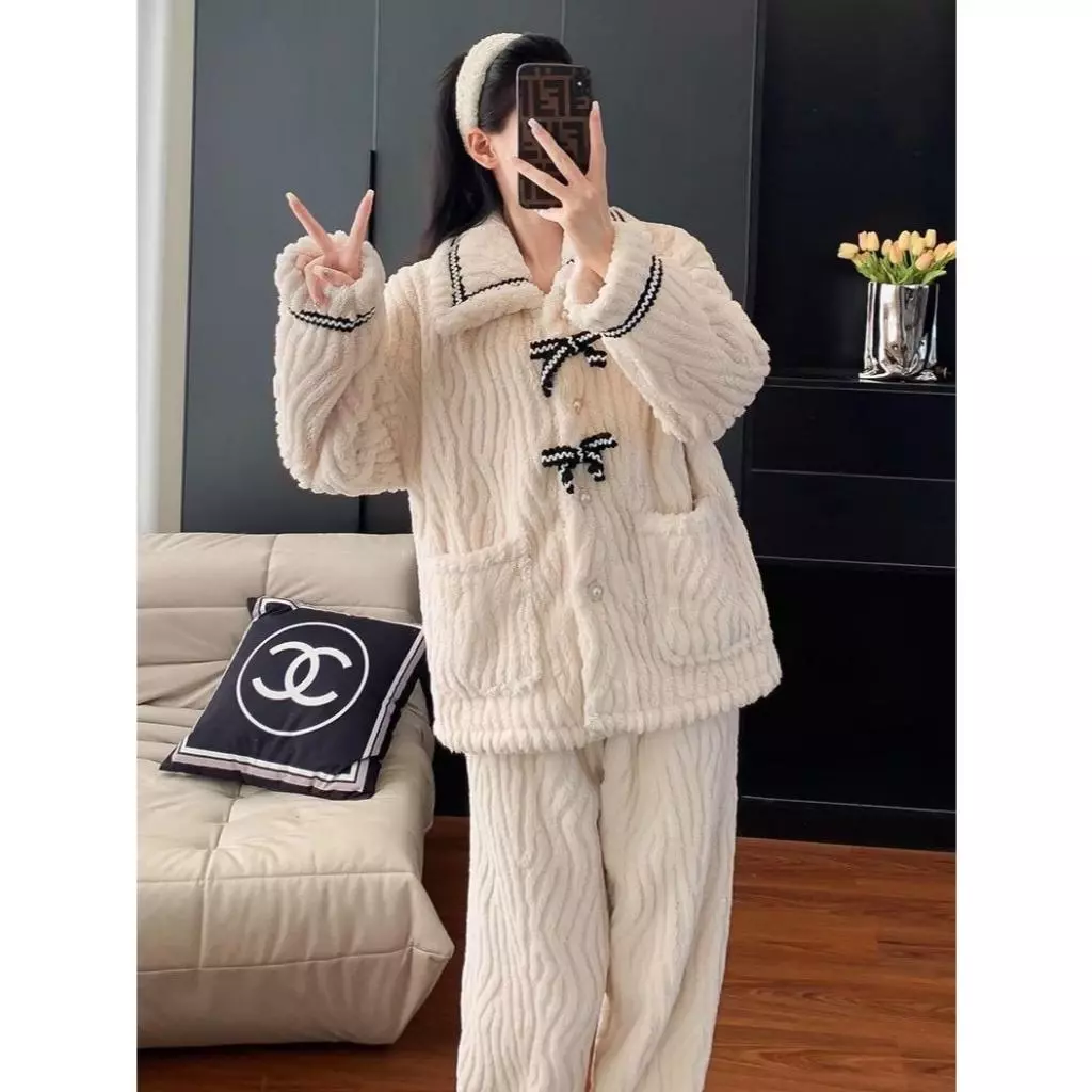 No.GG550 ชุดเซ็ทขนนุ่ม ผ้านาโน (คอปกแต่งโบว์ดำ) ชุดนอน ชุดใส่เที่ยว เสื้อผ้าแฟชั่น