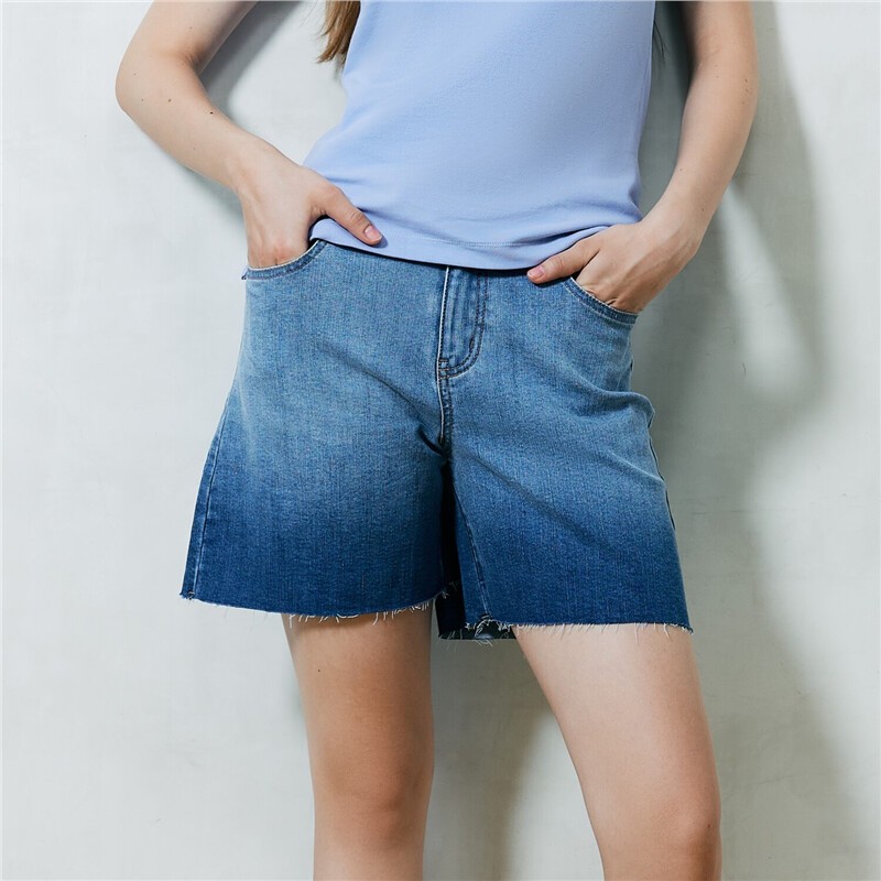 GIORDANO กางเกงยีนส์ขาสั้น ผู้หญิง Women's Denim Shorts 05404213