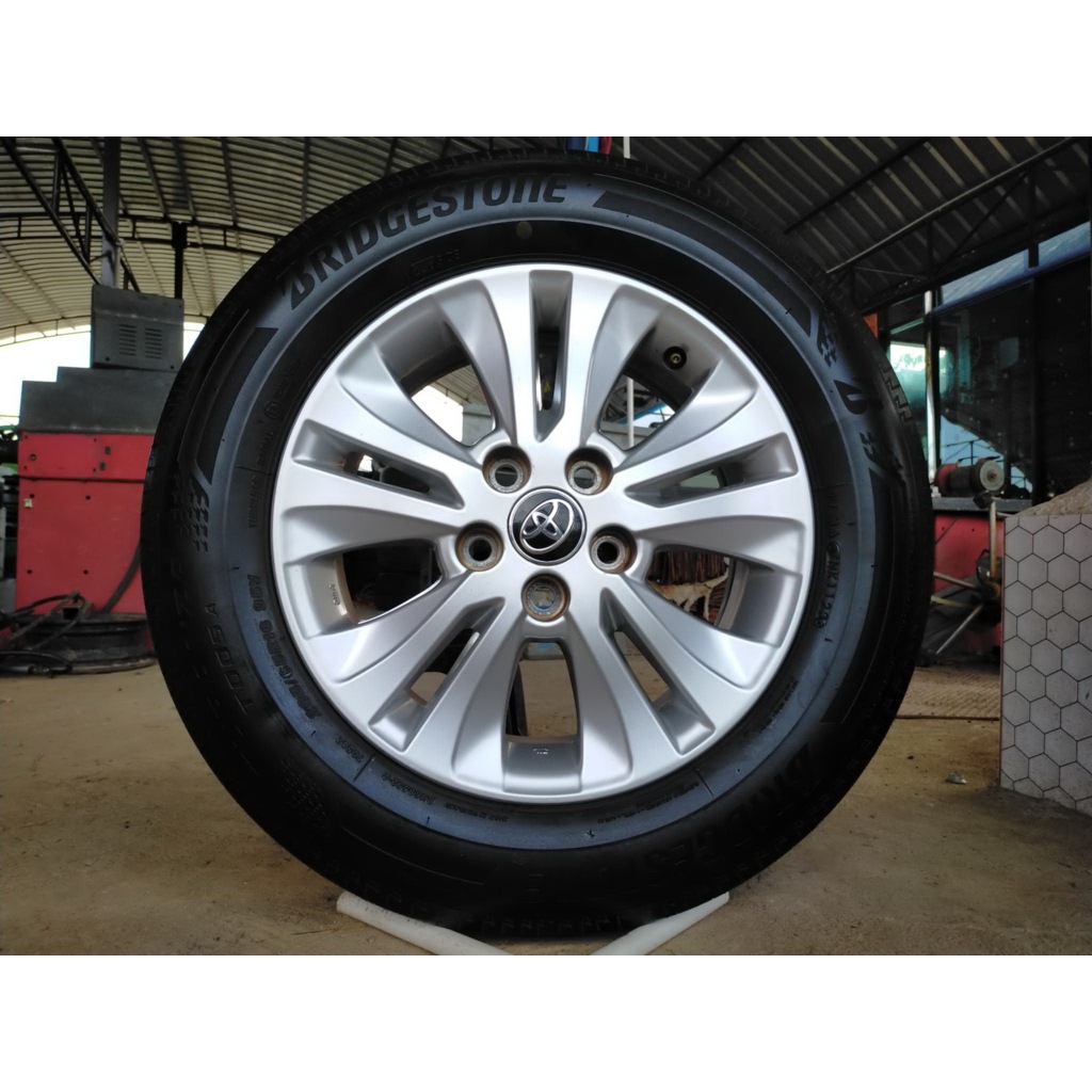 แม็กโตโยต้า ขอบ16 สีเดิม พร้อมยางบริสโตน 205 65 16 ปี23 ยางสวยทุกเส้น