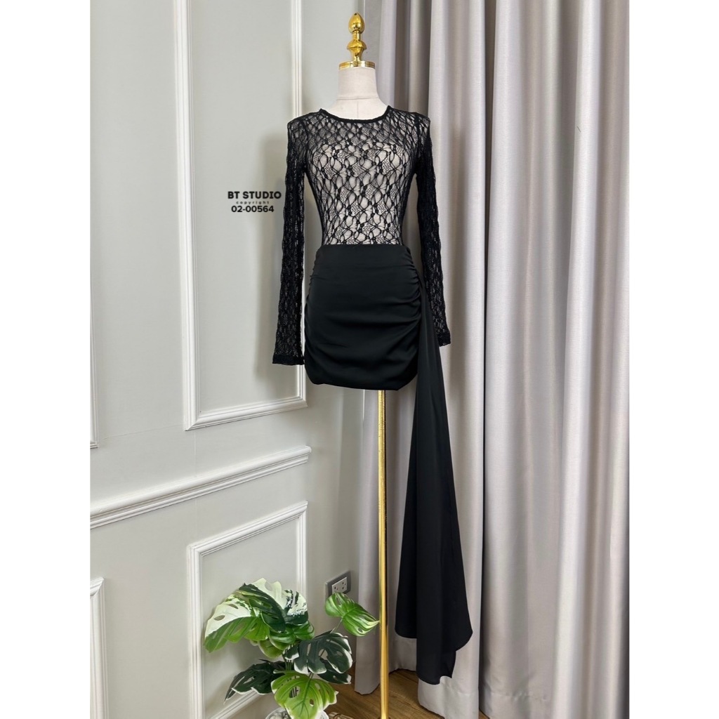 BT 02-00564 เซท 2 ชิ้น เสื้อบอดี้สูทงานลูกไม้คอกลมเป็นแป๊ก มาพร้อมกระโปรงสั้นแต่งระบายชายปลายห้อย