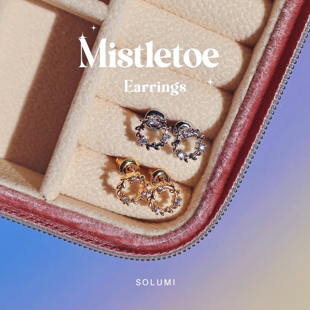 ต่างหูดอกไม้ ประดับเพชร รายล้อมเป็นพวงดอกไม้ SOLUMI Mistletoe earrings ต่างหู Nickel free