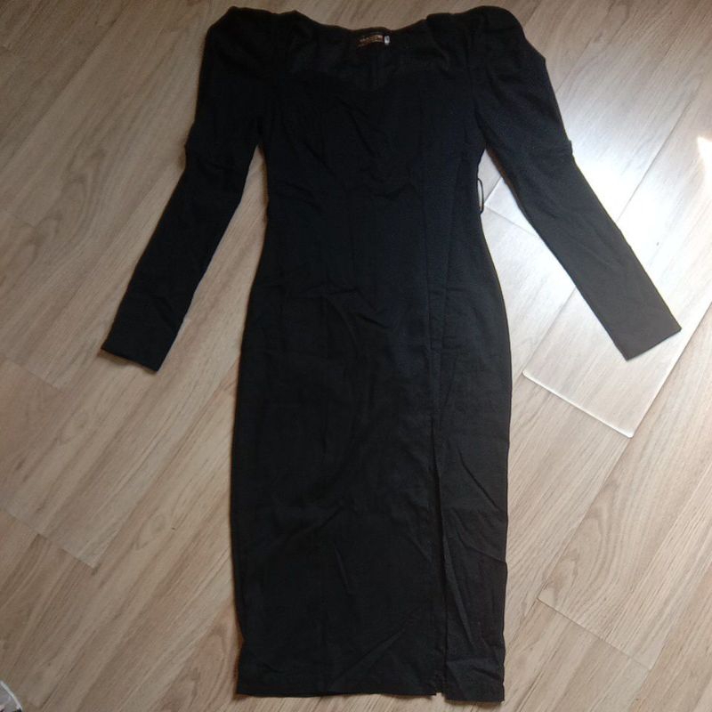 เดรสรัดรูป คอเหลี่ยม🖤ป้าย Vegas Luxury มือ✌️